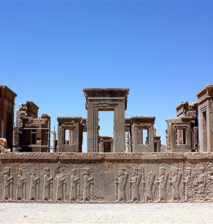 Mesopotamian Ruins in Modern Iran. Wikimedia Commons
