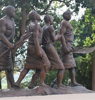Monument of Uganda Martyrs and their oppressors, walking towards Namugongo. Wikimedia Commons