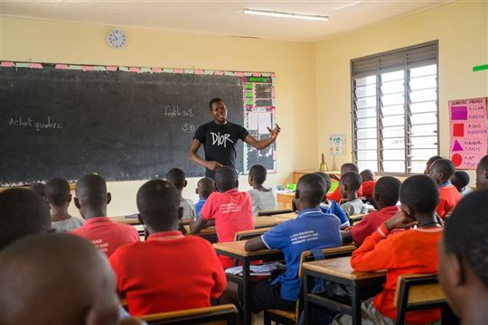 In class at Luigi Giussani Primary School (Photo: Emmanuel Museruka/Avsi)